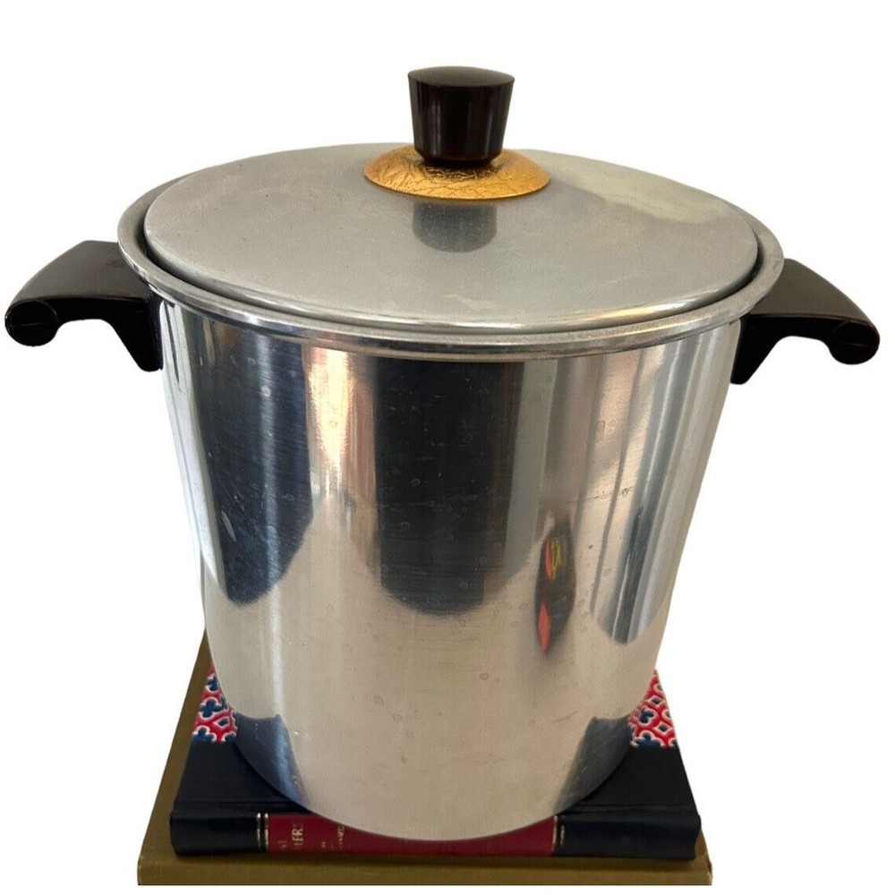 Vtg Regal Ware Supreme Aluminum & Copper Tone Ice Bucket and Lid Seal MCM Bar